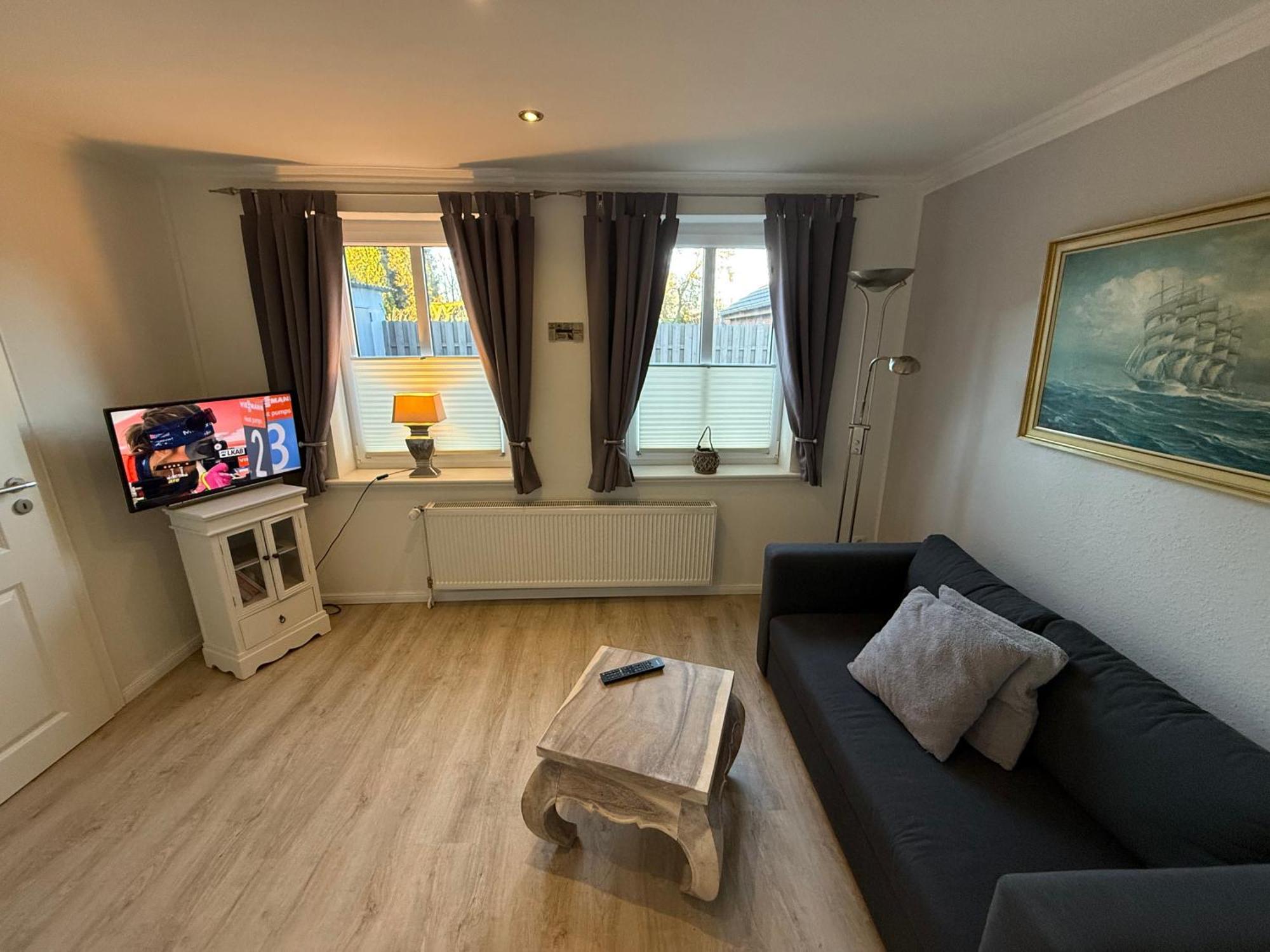 Ferienwohnung „Ole Karkenwech“ Husum-Roedemis Husum  Ngoại thất bức ảnh